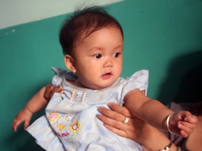 Nghi an bat coc tre em roi gui vao diem giu tre hinh anh