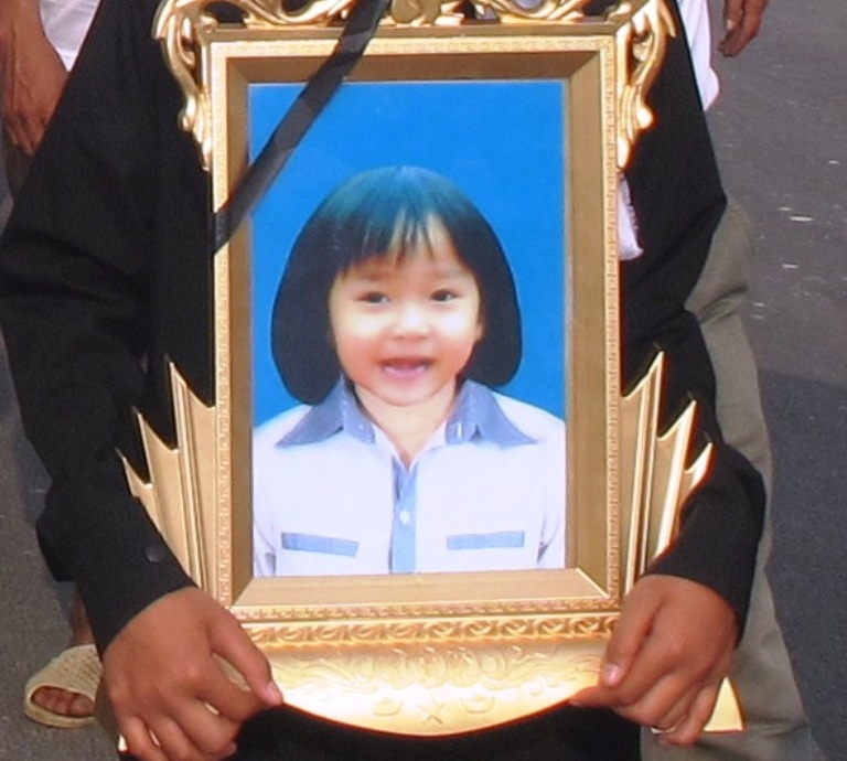 Di ảnh cháu Hoài.