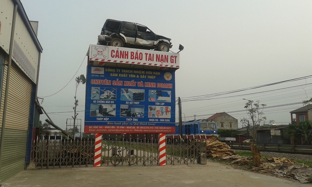 Biển cảnh báo giao thông