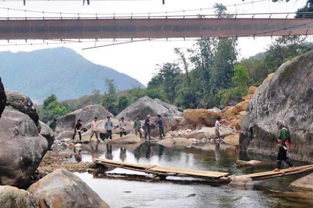 Cau tam bi lu cuon, ca ban Chu Va 6 bi co lap hinh anh