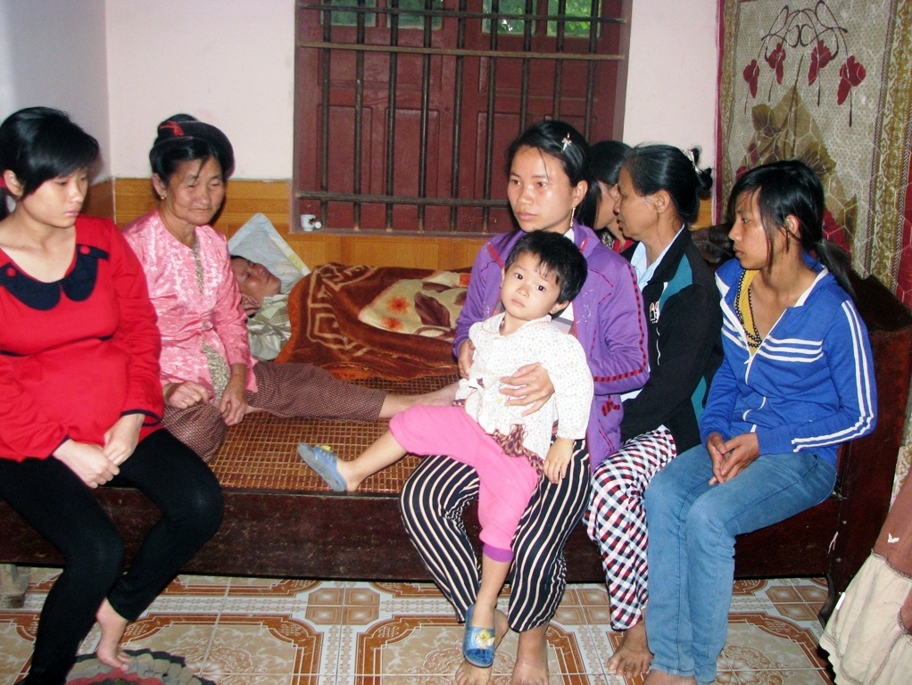 Song lon lam mot thanh nien roi xuong bien mat tich hinh anh