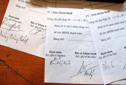 3 chữ ký khác nhau của cùng 1 người đã được 115 Hà Nội sử dụng để ăn cắp thuốc.