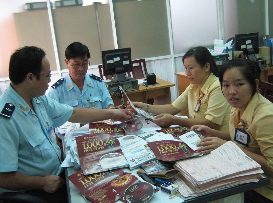 Phat toi 50 trieu dong neu gia mao chung tu hinh anh