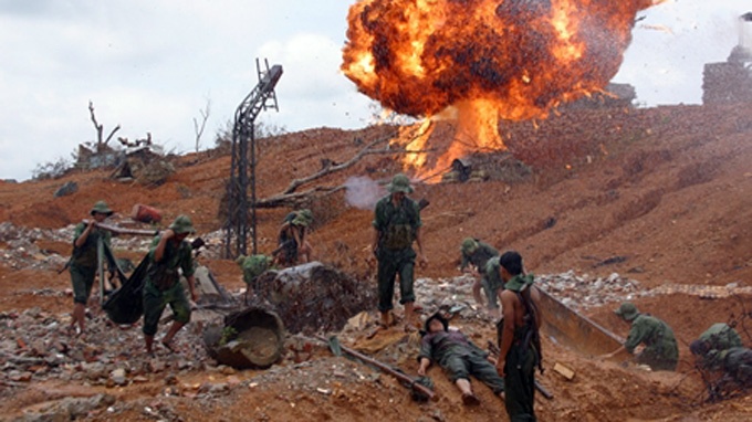 Dung phim chay, no phai moi quan doi, cong an hinh anh