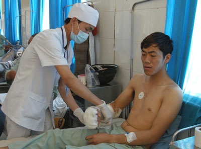 Noi thanh cong ban tay bi khi can dut hinh anh