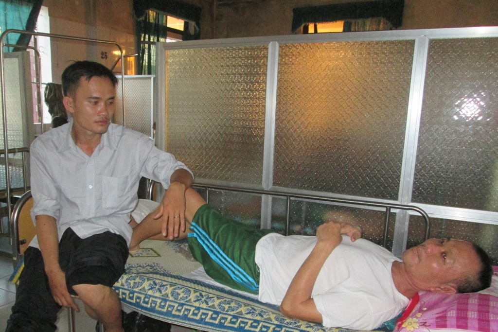 Bo me thuyen pho CSB 4033 duoc dieu tri mien phi hinh anh