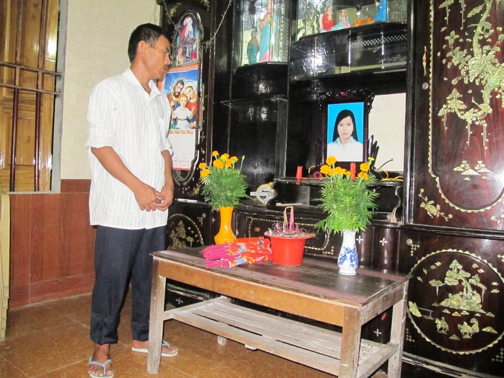 Ban tho lap voi cho 12 nguoi chet tren chuyen xe dinh menh hinh anh