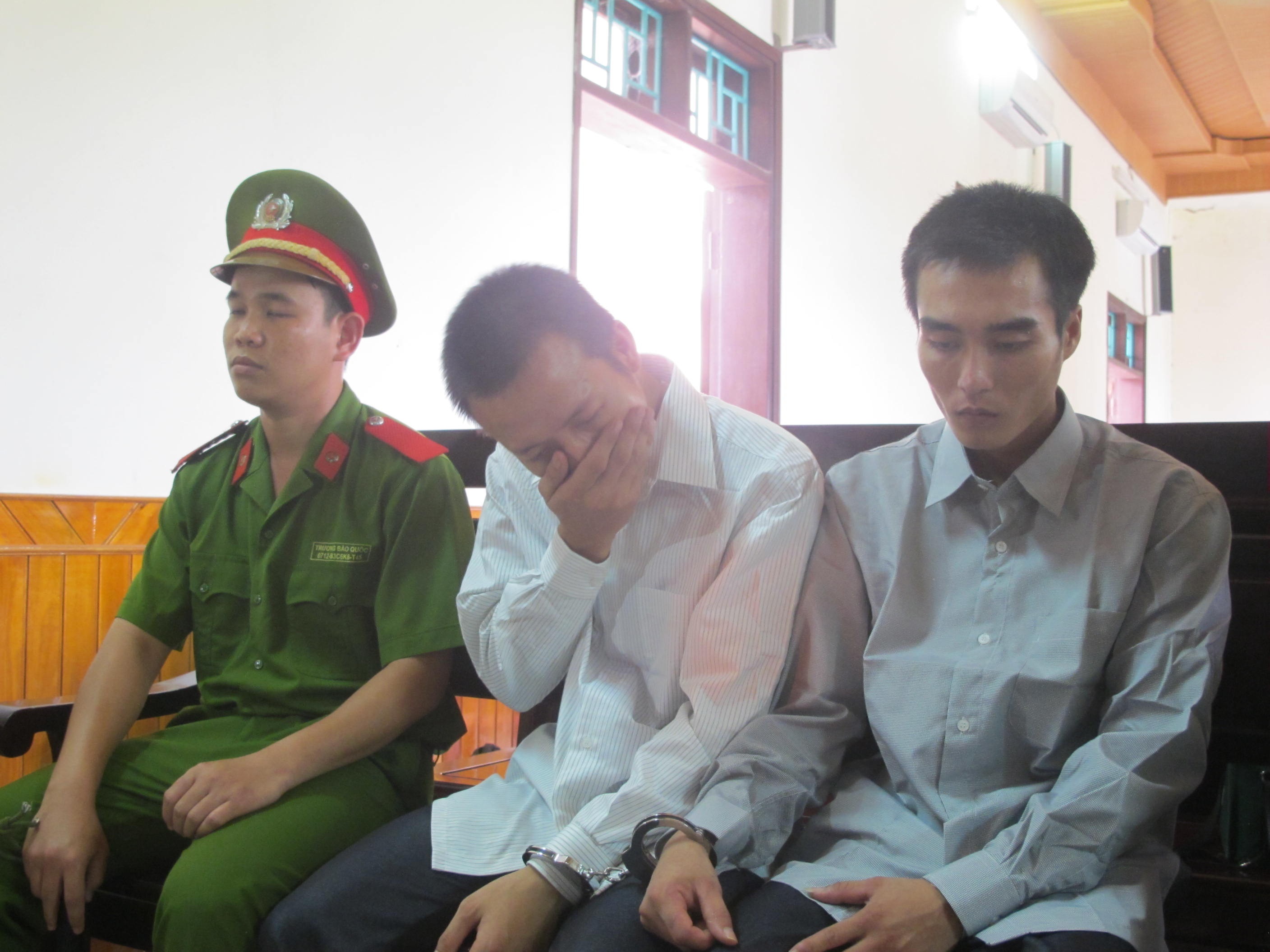 Phat tu hai nguoi di trom trong vu gay roi o Ha Tinh hinh anh