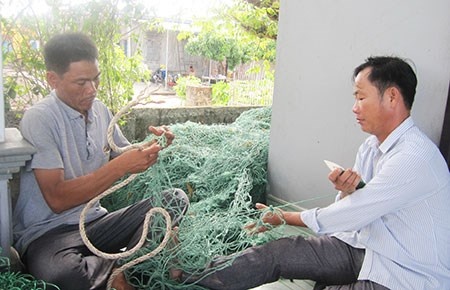 Tau TQ lien tuc cat luoi tau ngu dan Viet Nam hinh anh