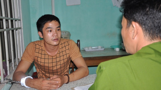 Nu nhan vien quan bar bi ban trai chem chet tren giuong hinh anh