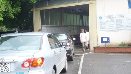 Xu ly hang loat dang kiem vien vi pham hinh anh