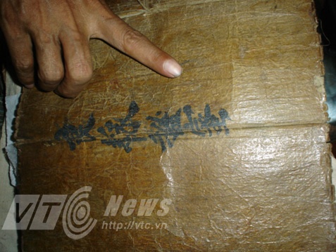 Nhung cuon sach bi ‘nguyen rua’, khong ai dam doc o Lao Cai hinh anh