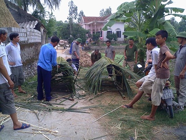 Anh cuu em duoi nuoc, ca hai om nhau chet thuong tam hinh anh