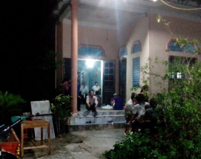 De lai thu xin loi nguoi yeu, nam thanh nien treo co tu van hinh anh