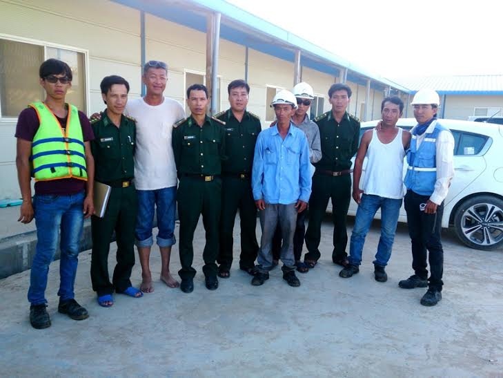 6 nguoi duoc cuu song trong vu lat sa lan hinh anh