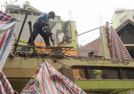 Không đồ bảo hộ lao động lao động khi làm việc.