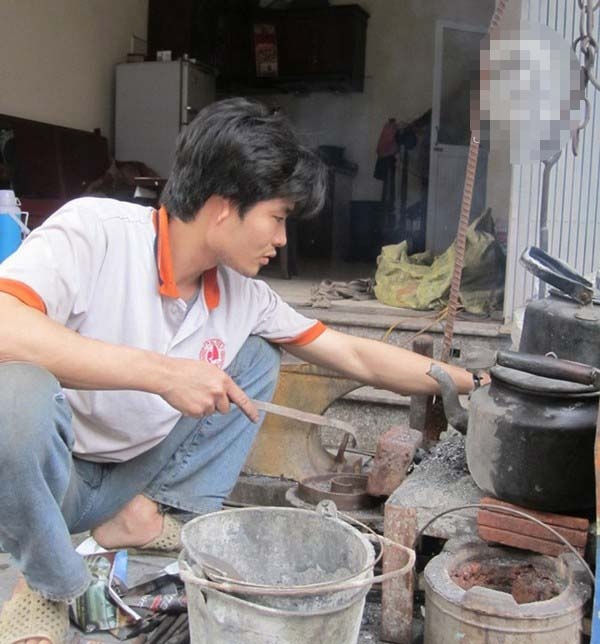 Rất may, anh Thành lai nối nghiệp cha ông, điều này khiến ông Lai thấy vui mừng nhưng trong lòng luôn sợ anh chuyển nghề vì thời thế, gánh nặng cuộc sống, gia đình...