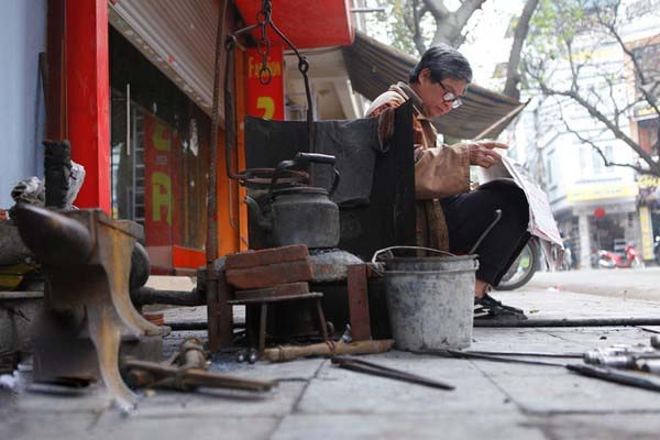 Dù vất vả, khổ cực nhưng với ông Lai thì nghề vất vả này đã gắn vào thân, không thể dứt ra được.