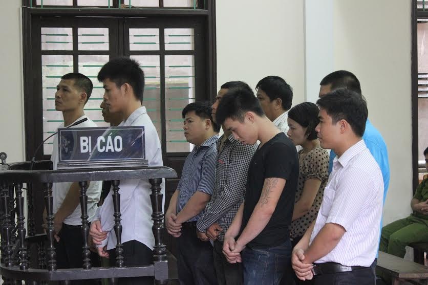 Doi tien dat coc, nguoi dan ong bi ten con do dam thiet mang hinh anh