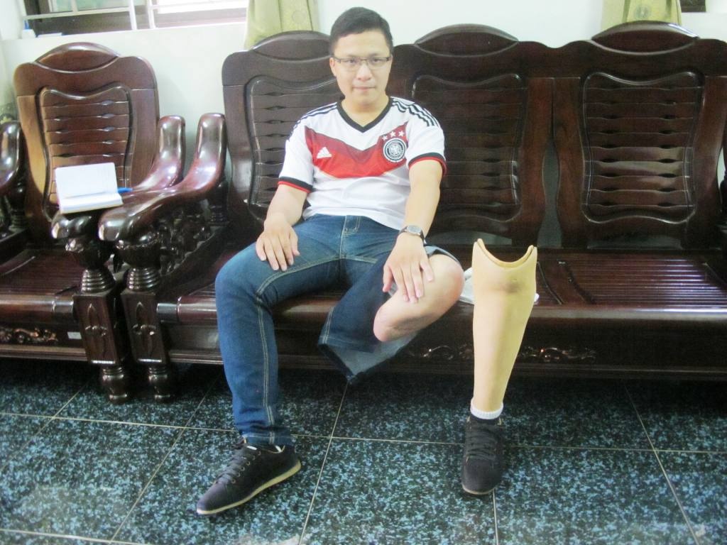 Thi sinh bi cua chan vi tai nan di du thi dai hoc hinh anh