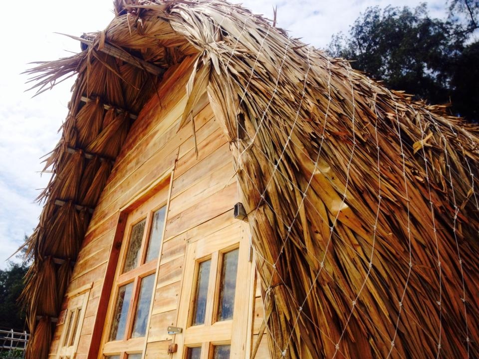 Ông Nguyễn Đức Thành nhận định, cơn bão với sức gió lớn có thể sẽ gây hại phần nào cho cây cối, nhà cửa trên đảo, nhưng tinh thần của chính quyền và nhân dân địa phương luôn sẵn sàng ứng phó trước mọi tình huống.