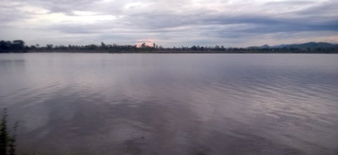 Khúc sông nơi có thông tin cá lớn xuất hiện đang gây xôn xao dư luận tại thôn Long Đại.