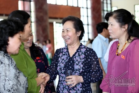 Bo, tinh phai co it nhat mot lanh dao nu hinh anh