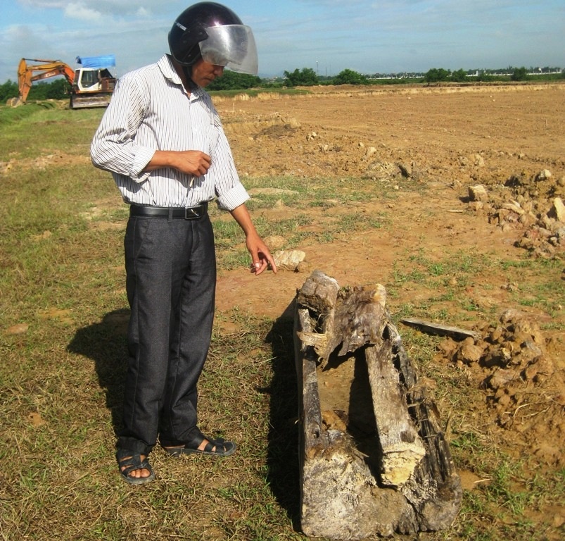 Theo nhận định của các nhà khảo cổ học ở Hà Tĩnh, ngôi mộ có thể xuất hiện từ thời nhà Lê.