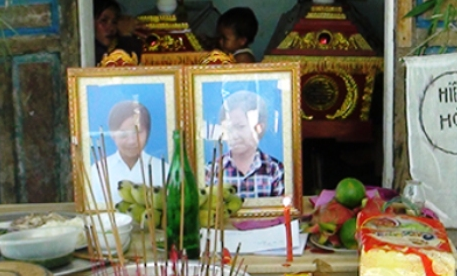 'Hai con noi bat ngao nau bua trua ma gio van chua ve' hinh anh