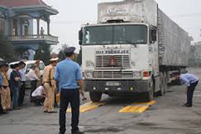 Xe qua tai 200% van di trot lot hinh anh