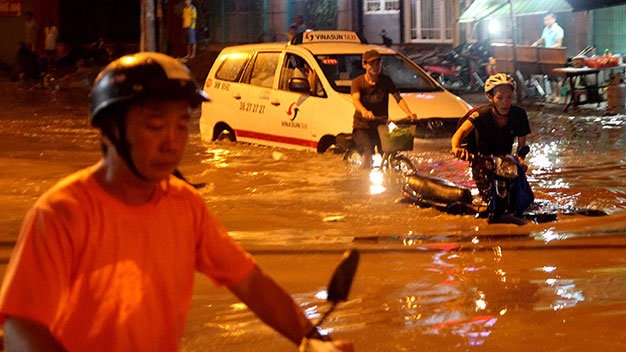 TP.HCM ngap do cong thoat nuoc loi thoi hinh anh