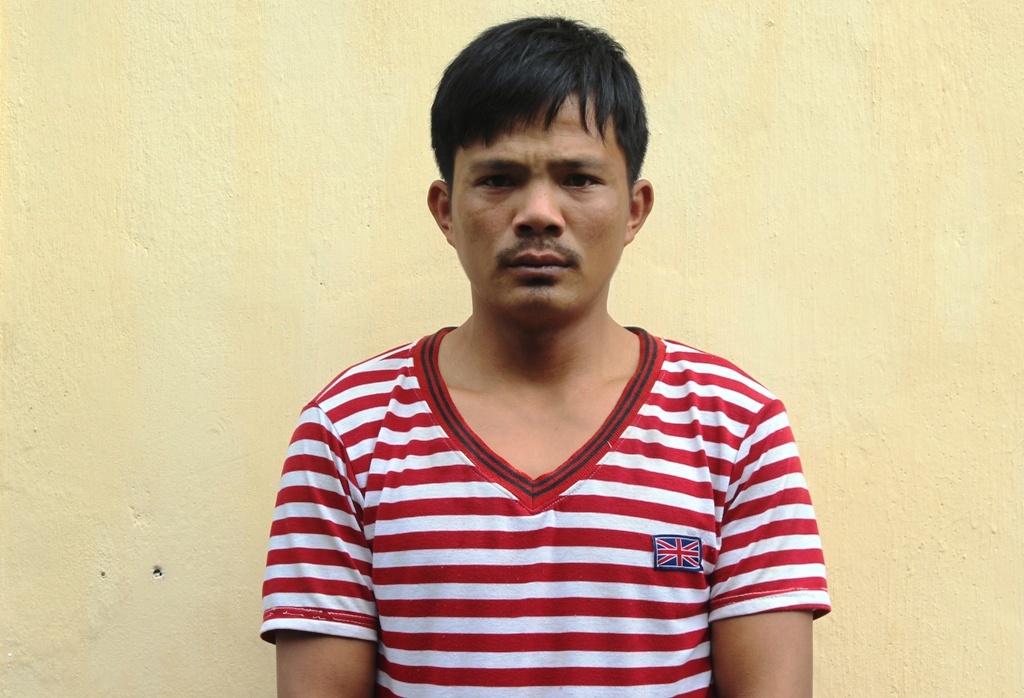 Nhom thanh nien pham luat tan cong 2 canh sat giao thong hinh anh