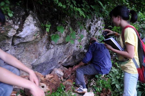 Phat hien ngoi mo 2.000 nam cua thu linh thoi Dong Son hinh anh