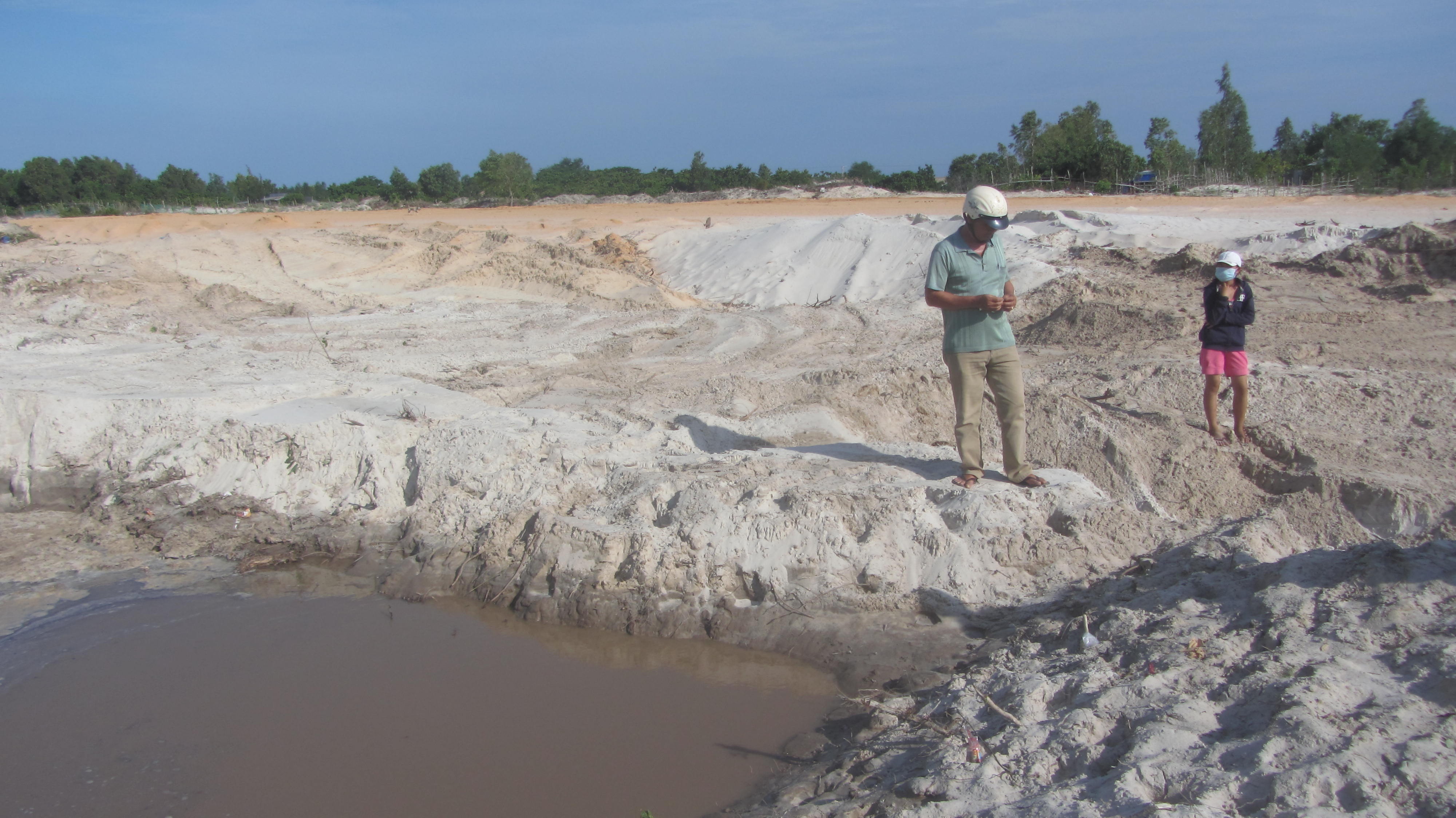 Hoc sinh lop 6 chet duoi trong ho nuoc cong trinh hinh anh