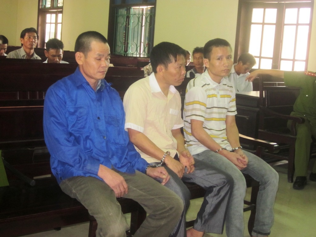 Ba bị cáo tại phiên tòa sáng nay.