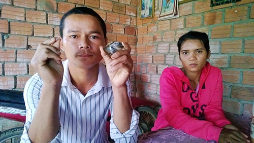 Tin loi thay cung, ca xom mua 'ngoc' chua benh hinh anh