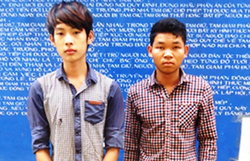 Hiếu và Tịnh đang bị tạm giữ tại cơ quan điều tra. Ảnh Hồ Hồng Tuyến.