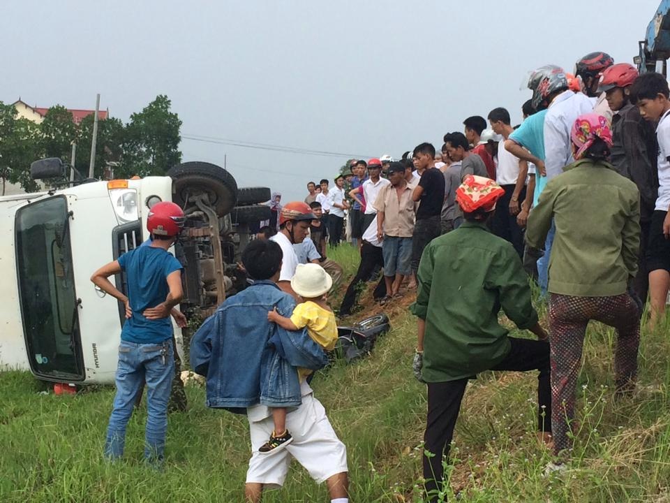 Hiện trường vụ tai nạn thương tâm.