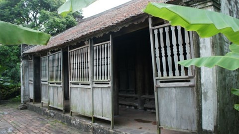 Tam doi chu lui tan tai ngoi nha Ba Kien hinh anh