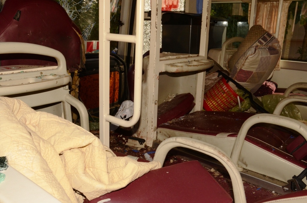 Bên trong chiếc xe nơi chiếc loa phát ra tiếng nổ lớn.