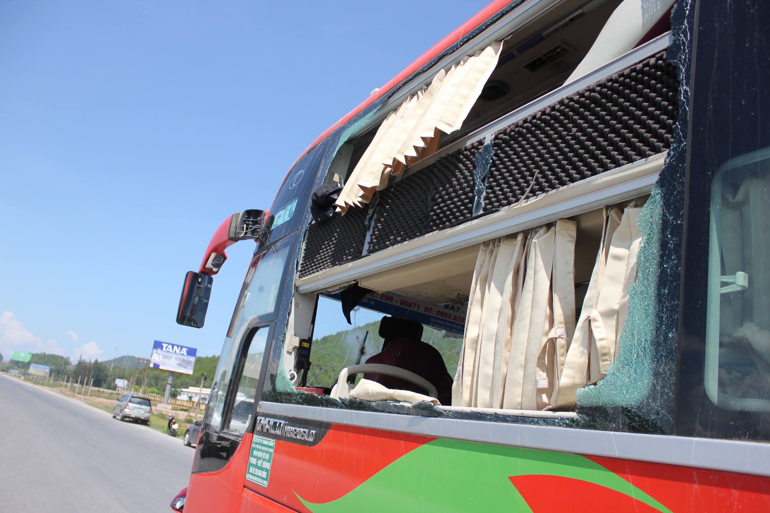 Hoan tat kham nghiem vu no loa tren xe giuong nam hinh anh