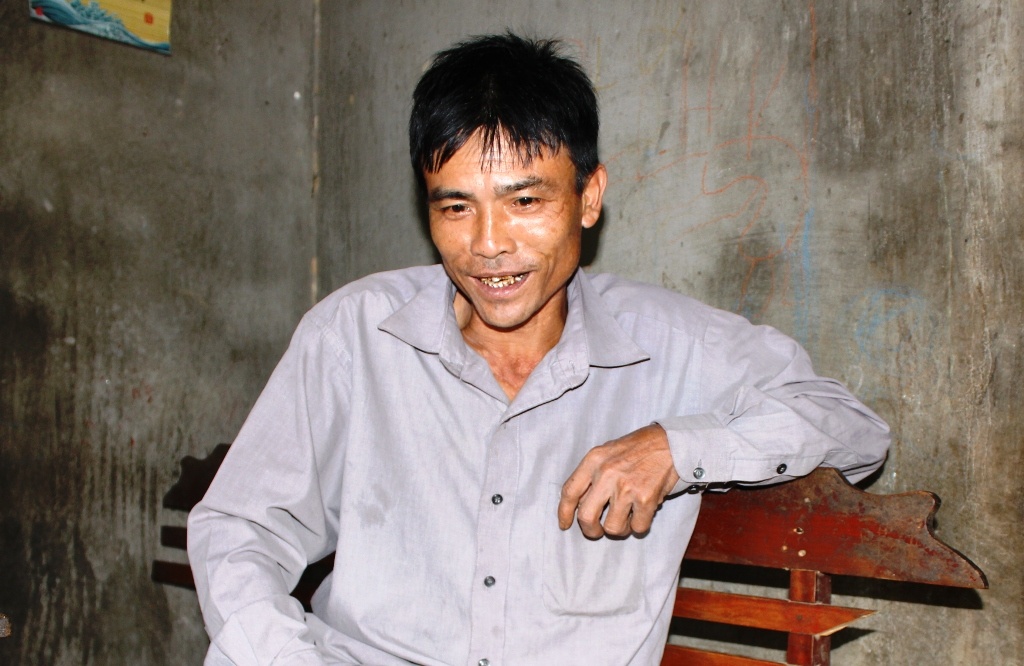 Anh Nhàn kể về những người trong gia đình bị rắn lục đuôi đỏ cắn.