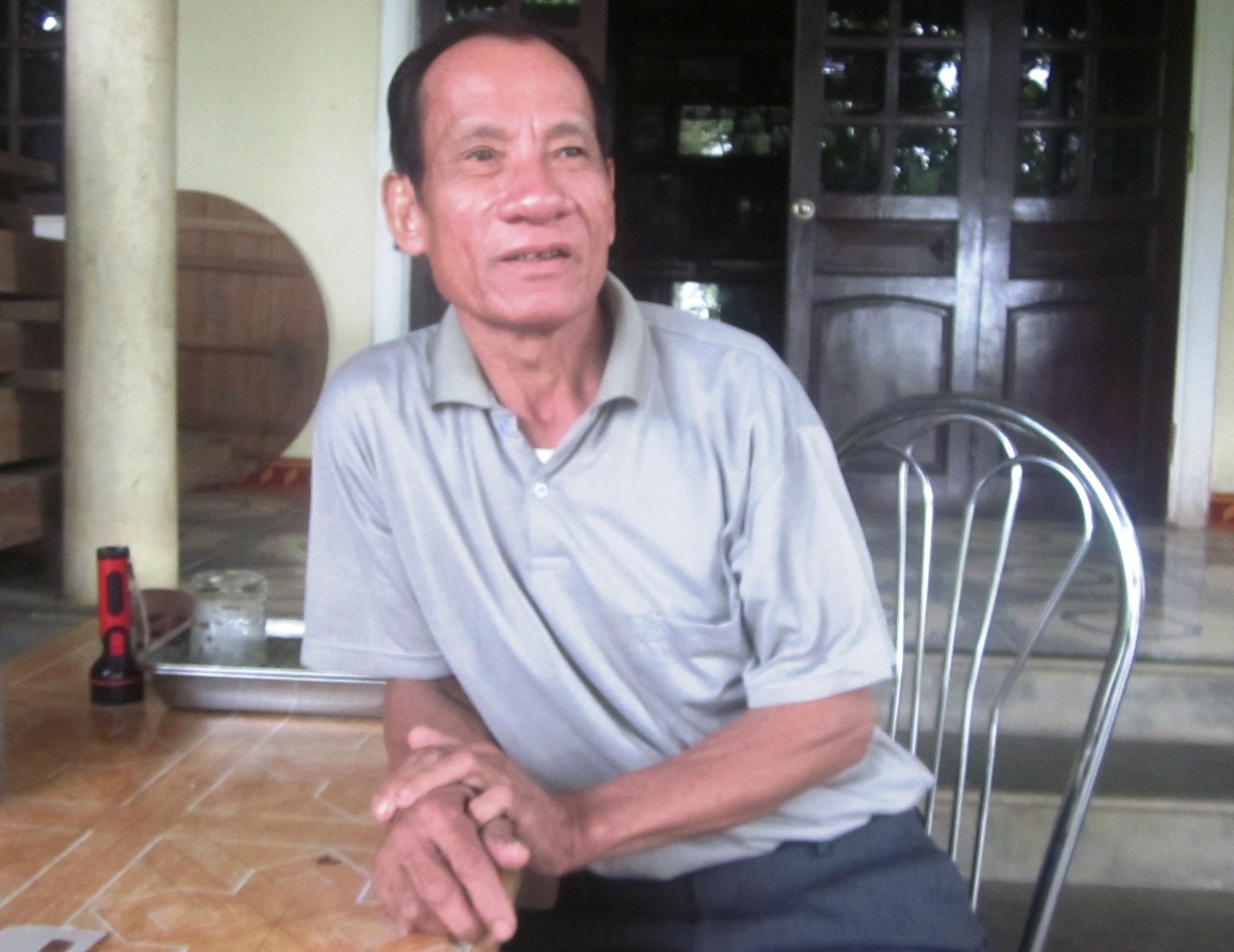 Nguoi dan tra lai 180 trieu dong tien thua hinh anh