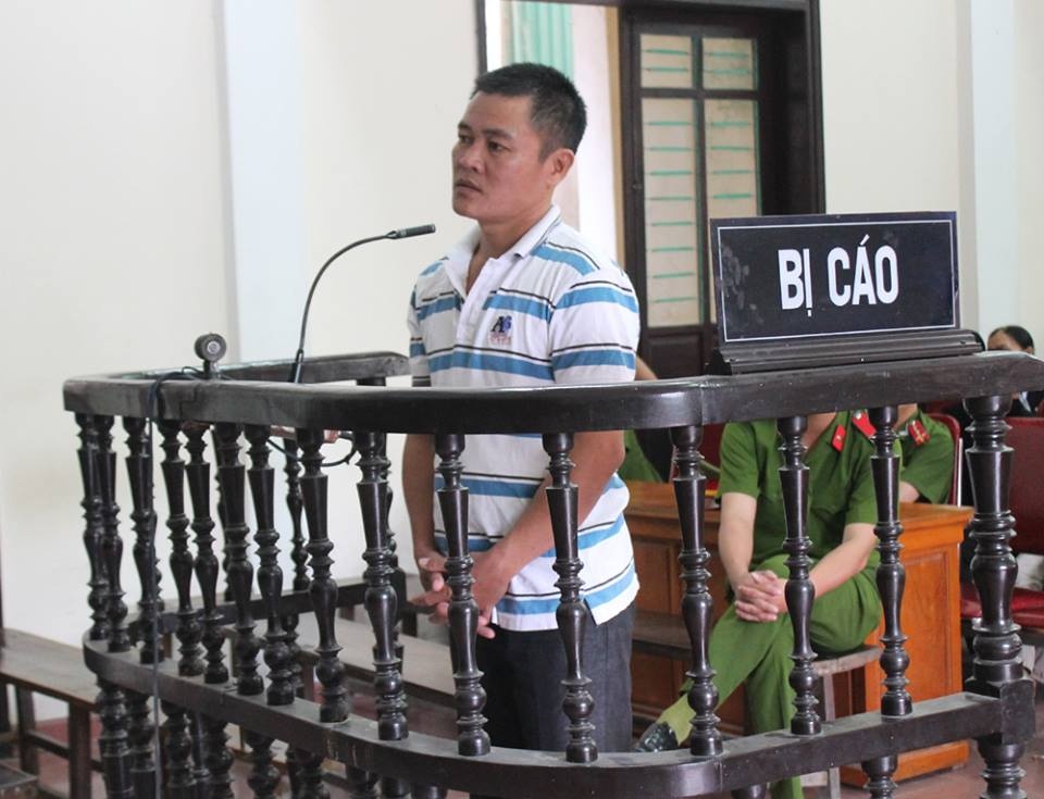 Bị cáo Tuyến trước vành móng ngựa.