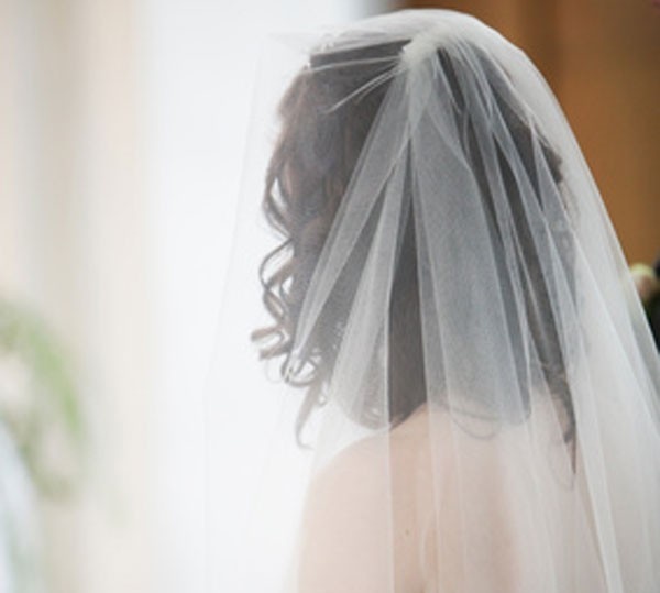 Ca lang xon xao du dam cuoi chi co co dau hinh anh