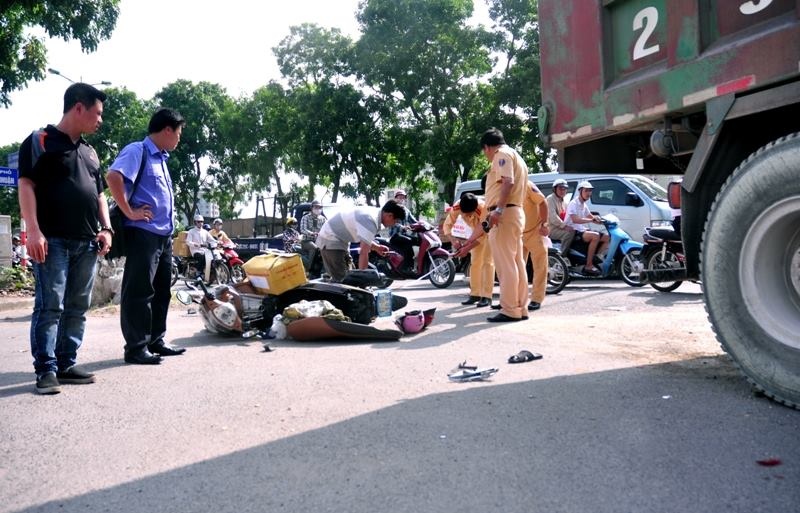 Dung luc den vang, Pho chi huy quan su tu vong hinh anh