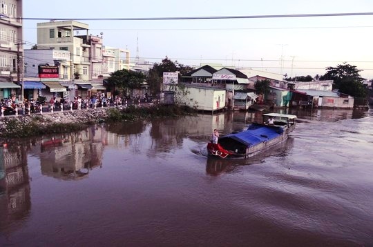 Việc tìm kiếm bà Mai thu hút sự tò mò của người dân trong những ngày qua.