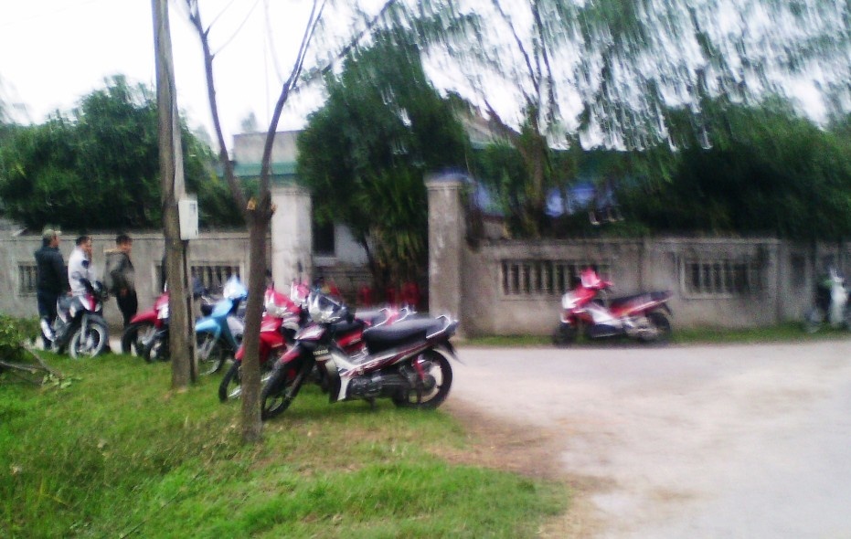 Nghi an con danh chet bo vi chuyen cho can chet ga hinh anh