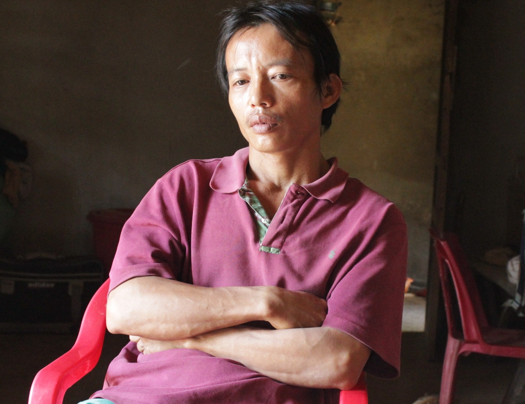 Anh Thế ngồi tiếp PV trong tâm trạng buồn rầu.