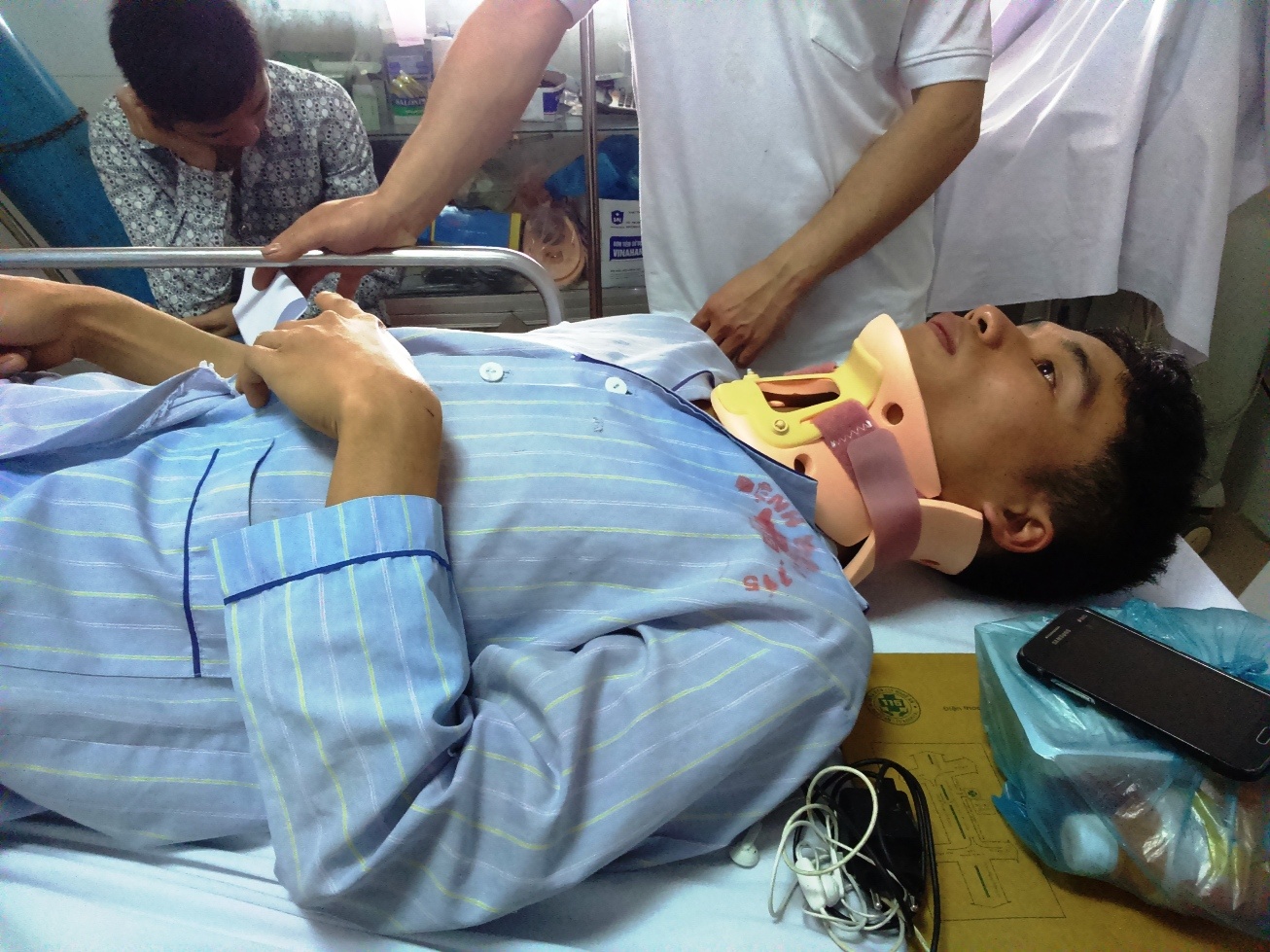 Anh Đàm Văn Dinh (25 tuổi, ở Lạng Sơn) bị đã chấn thương đang được điều trị tại bệnh viện 115 Nghệ An.